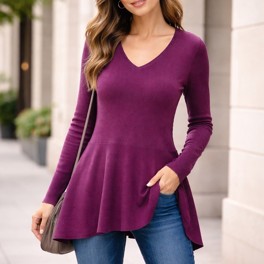 Sz M Jones New York V Neck Long Sleeve Peplum Top in Plum